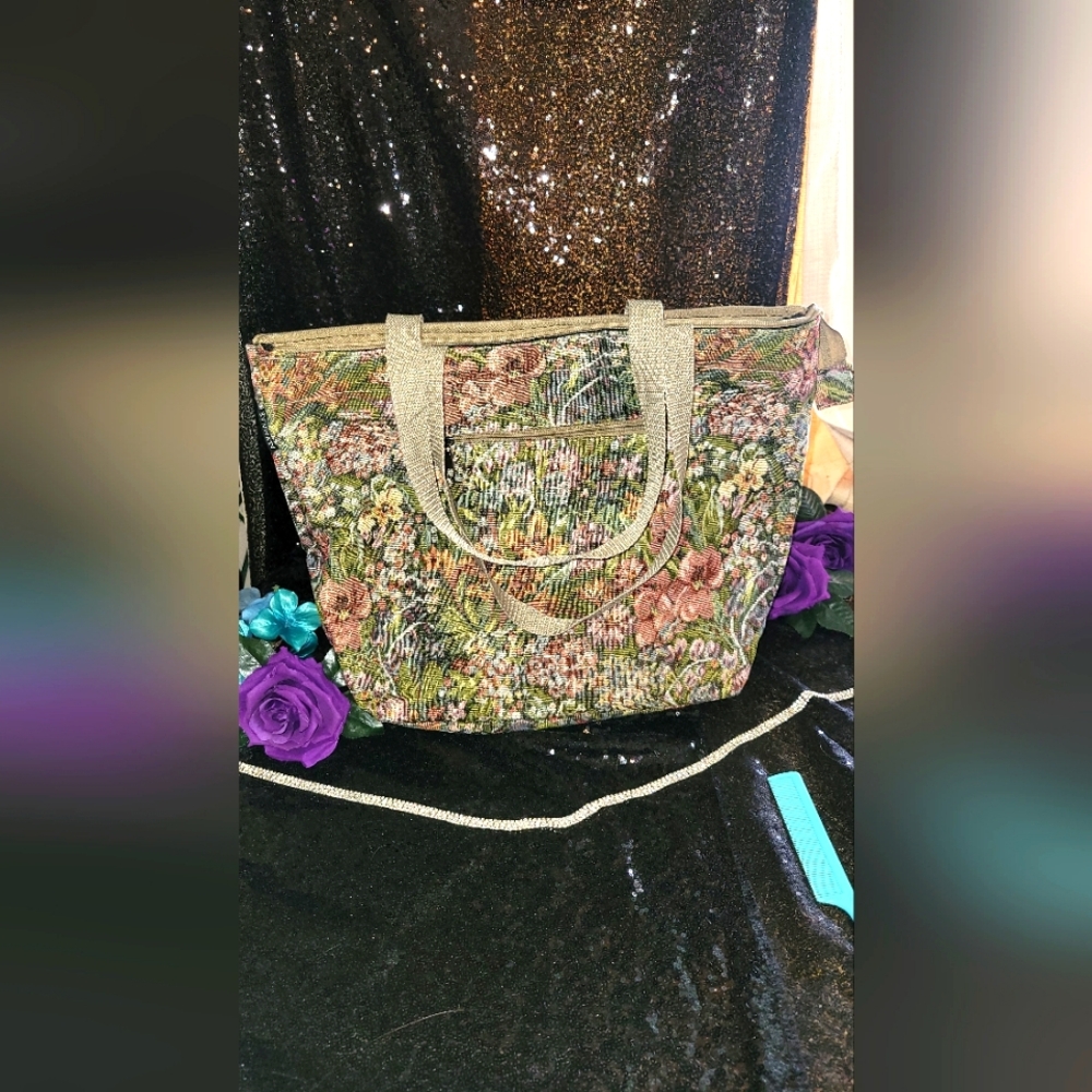 Alfagear shoulder bag, NWOT, Beautiful floral canvas! Coin purse included